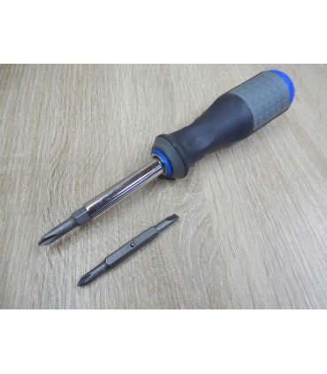 Wkrętak z wymiennymi końcówkami