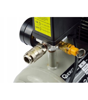 Kompresor olejowy 8L /mobilny/