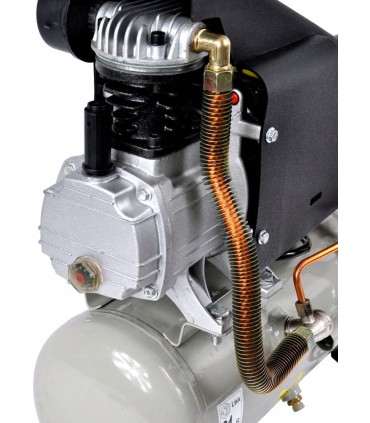 Kompresor olejowy 8L /mobilny/