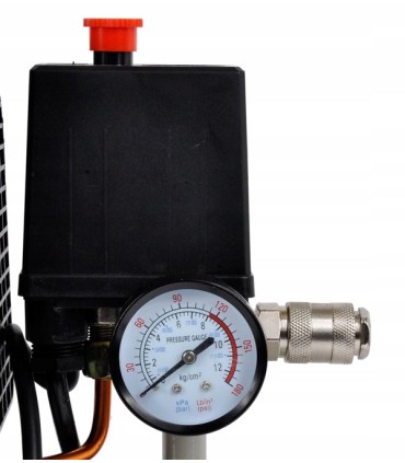 Kompresor olejowy 8L /mobilny/