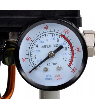 Kompresor olejowy 8L /mobilny/